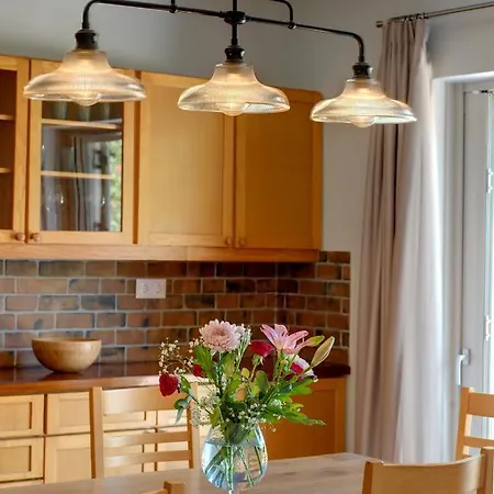 Candela Βίλα Evropouloi