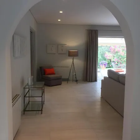 Candela Βίλα Evropouloi